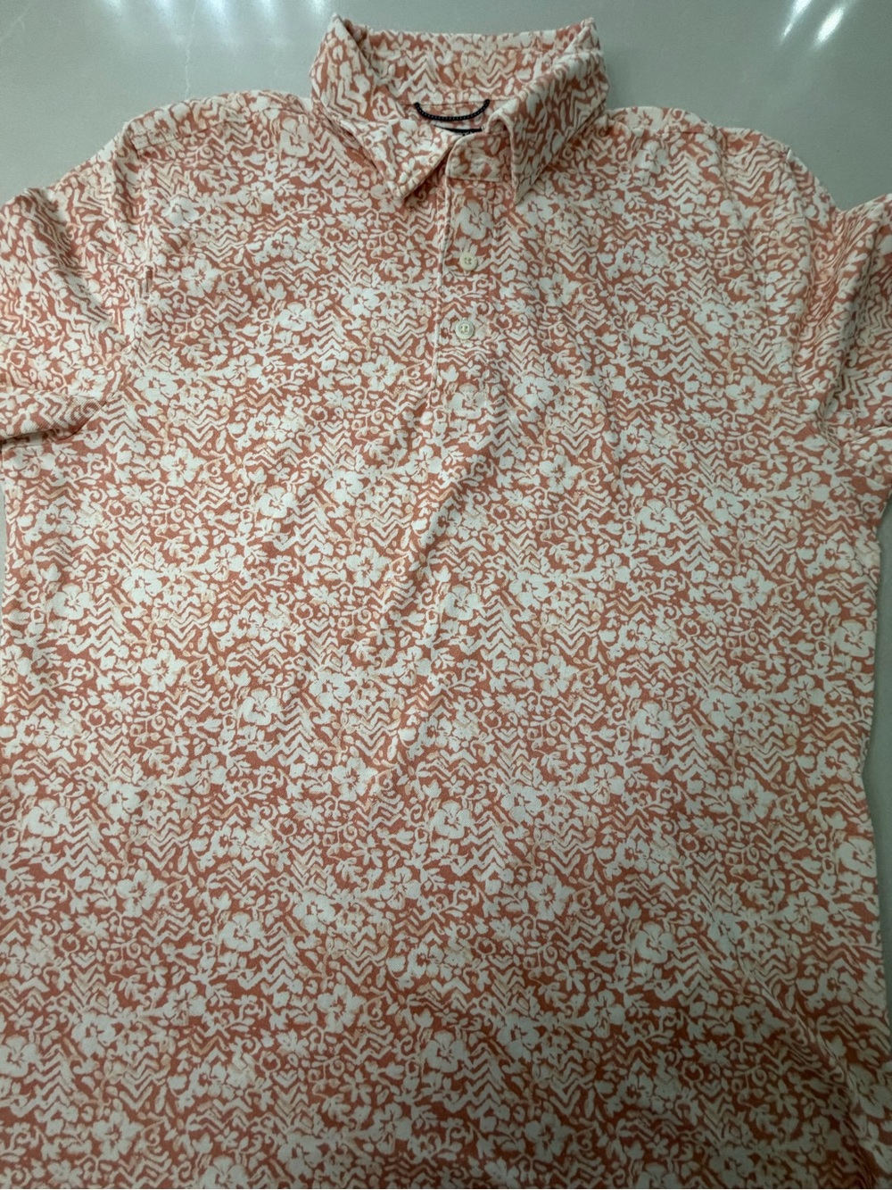 Faherty Short-Sleeve Movement Pique Polo Hilo Rose Floral Print, Large - Picture 5 of 10
